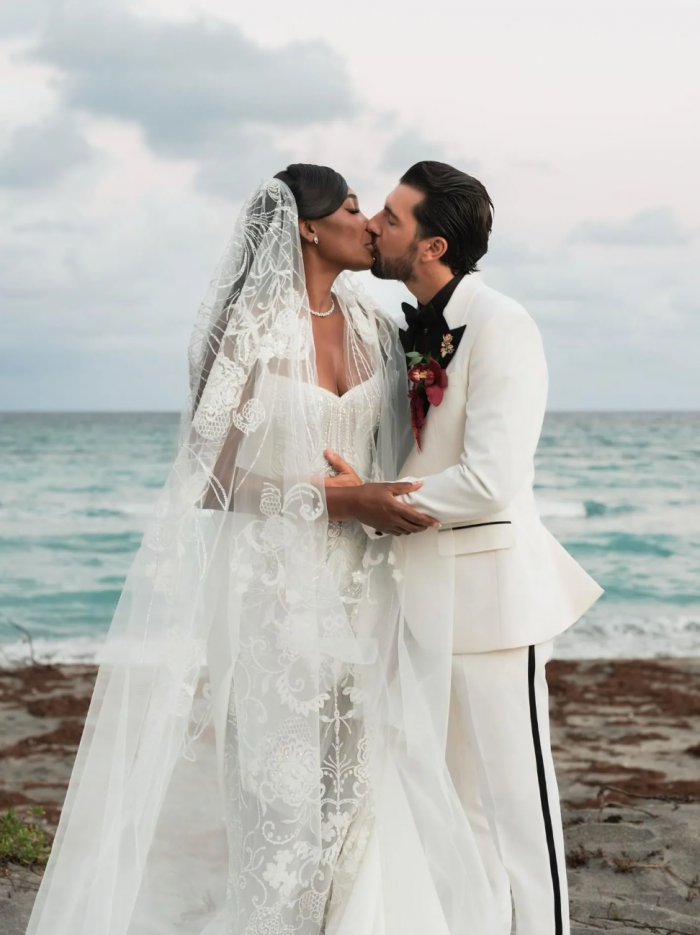 Сменила 10 платьев и получила яхту в подарок от сестры: как прошла свадьба теннисистки Винус Уильямс