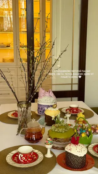 Корзины с цветами и фото из храма: как Виктория и Олег Шеляговы, Яна Рудковская, Татьяна Навка и другие звёзды отметили Пасху