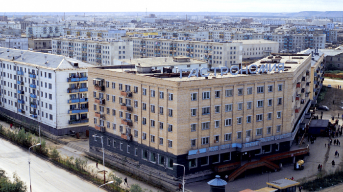 Дома на сваях, а Новый год летом: какие особенности есть у жизни в Якутии