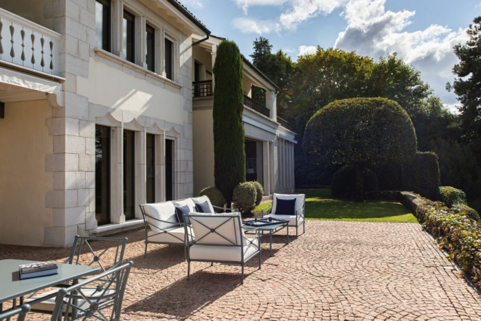 В коллекции La Réserve Private Homes появился новый объект – частная вилла Villa Cologny
