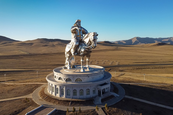 «Дает то, чего сейчас почти нигде не купишь» Почему Монголия внезапно начала набирать популярность у россиян?