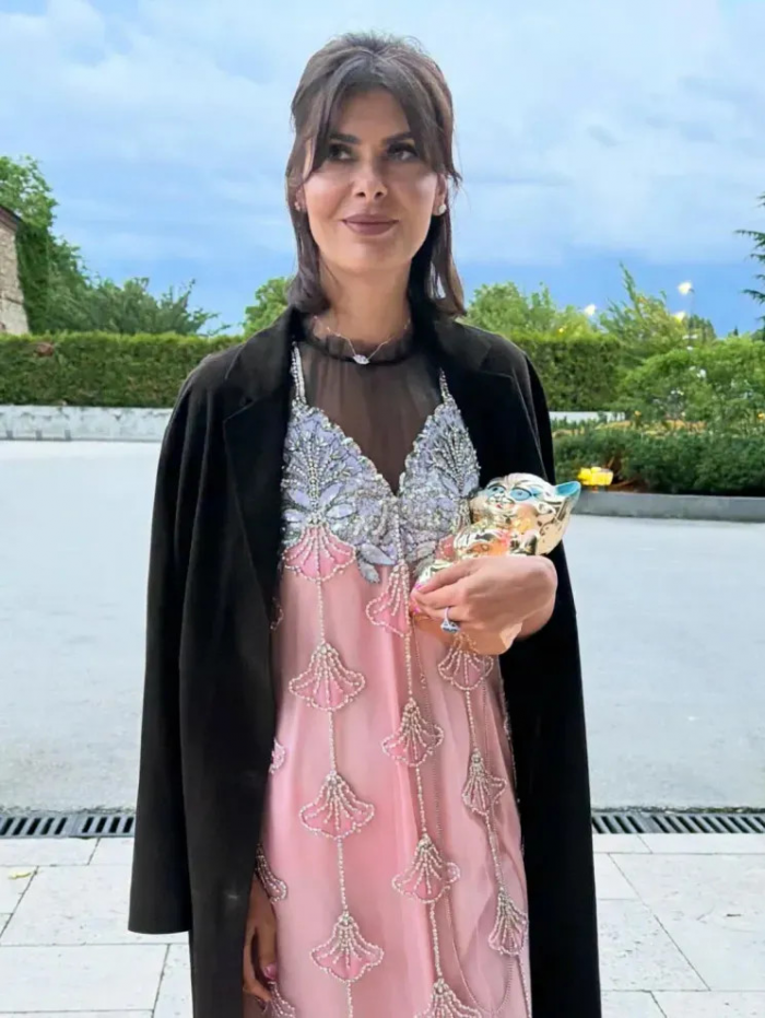 Вертолёт, свадьба дочери миллиардера и Gucci: Надежда Оболенцева показала, как отдыхает в Грузии