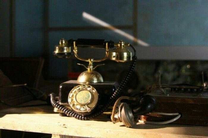 Почему, отвечая на звонок, мы говорим «алло»