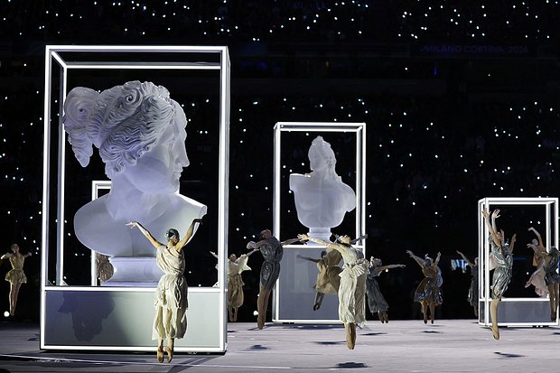 Танцующие кофеварки, декольте Марайи Кэри и путешествие во времени. Самые яркие кадры церемонии открытия зимней Олимпиады-2026