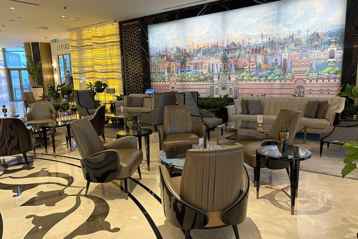 Постучись в его дверь. Как провести незабываемые выходные в турецком городе, который заменил россиянам Париж и Дубай