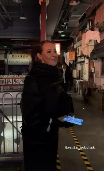 Курс на Восток: Ксения Собчак, Полина Киценко и Аврора Киба проводят время в Китае, а девушка Павла Дурова посетила Токио