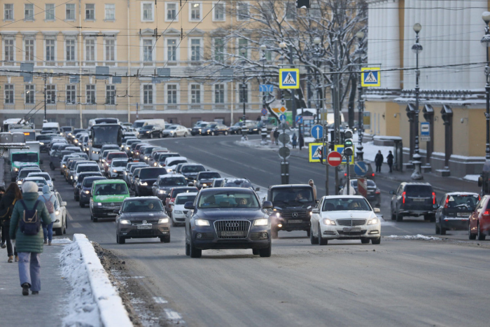 Петербург оказался среди самых популярных направлений для поездки на автомобиле в новогодние каникулы