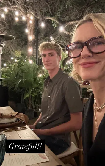 Как Дженнифер Лопес, Кристина Орбакайте, Илон Маск, Селена Гомес и Надежда Оболенцева отметили День Благодарения