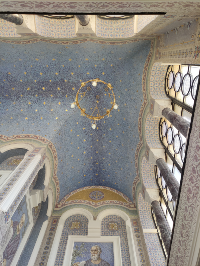 Вся итальянская делегация открыла рот: "Не могли русские такое сделать!" В Крыму из 100 миллионов кусочков построили 8-е чудо света.