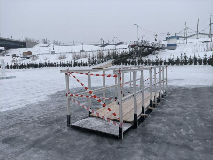 В Барнауле заканчивают строительство Крещенского городка. Фото