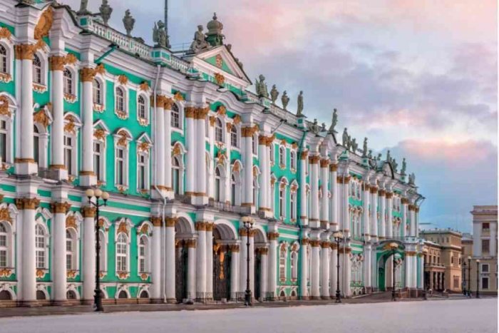 От Кудыкиной горы до Эрмитажа: главные достопримечательности страны