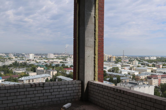 Кирпичный ритм и Барнаул с высоты. Как сейчас выглядит масштабная стройка "Сахаров Парка"