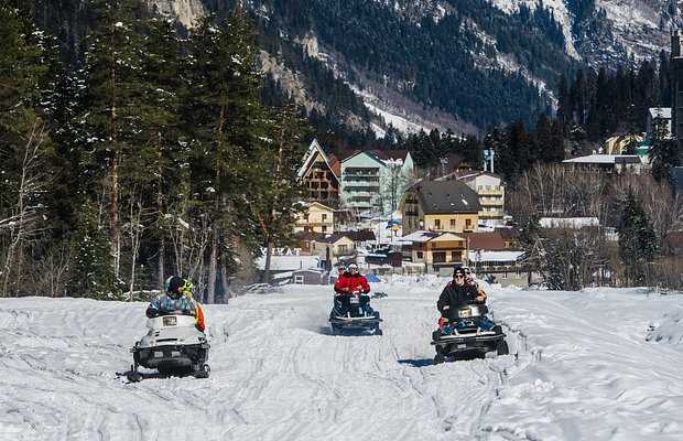 Как необычно встретить Новый год-2026? Идеи для семейного праздника и вечеринки в кругу друзей