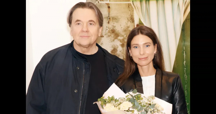 Константин Эрнст, Ольга Свиблова, Мария Миногарова с мужем и сын Анны Михалковой на открытии выставки в Москве