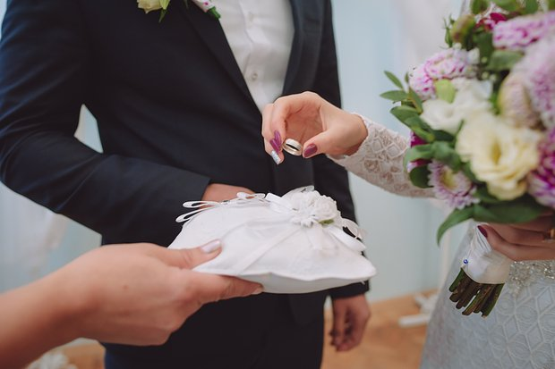 Как праздновать свадьбу в 2025-2026 годах? Современные традиции и актуальные старинные обычаи