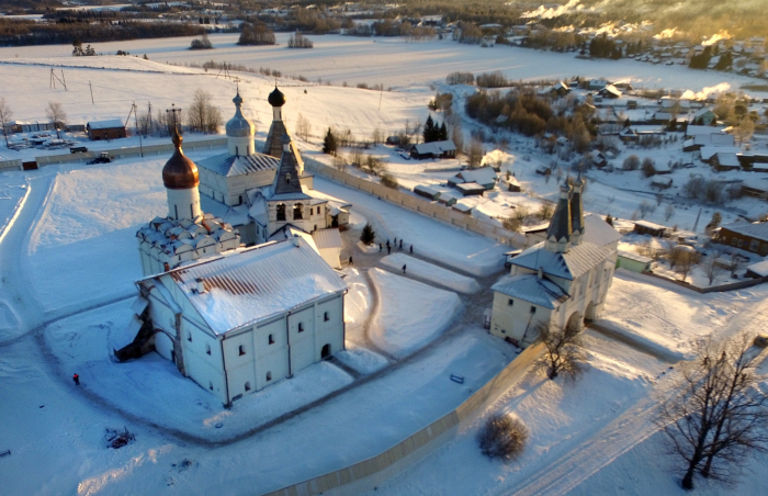 Катания на оленьих упряжках, купание в Кольском заливе и визит к Деду Морозу: интересные направления для зимнего туризма