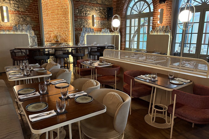 Постучись в его дверь. Как провести незабываемые выходные в турецком городе, который заменил россиянам Париж и Дубай