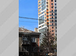 Городские контрасты. Как старинные "избушки" Барнаула уходят в тень современных высоток