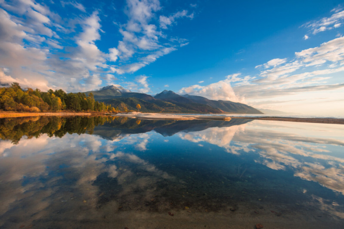 Удивительный природный заповедник Баргузин на озере Байкал