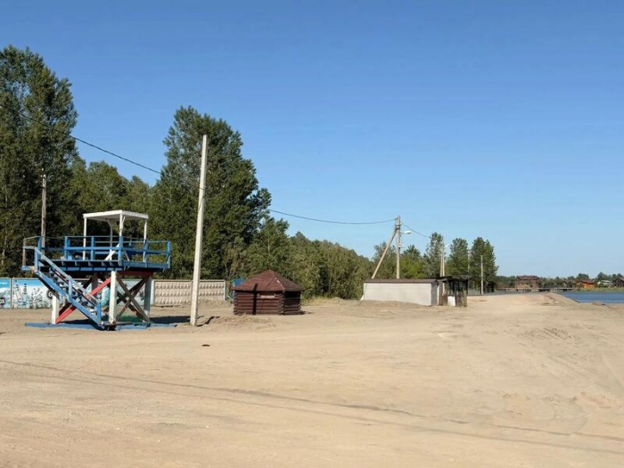 Городской пляж на острове Помазкин в Барнауле готовят к открытию