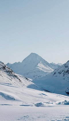 Красивые зимние обои для телефона: 80+ вертикальных картинок на заставку для уютного настроения