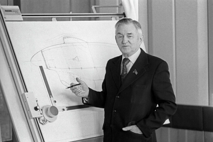 Как вошел в историю авиации Коктебель