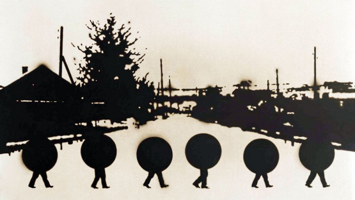 Столбы в валенках, луна боком и ржавые домики: Ринат Волигамси на «Винзаводе»