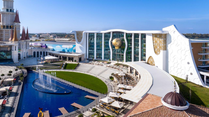 Губка Боб и самая большая горка в мире: 5 причин посетить The Land of Legends и Nickelodeon Hotels в Анталье