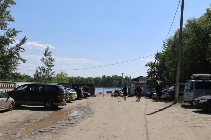 Солнце, песок и ожидание. Как выглядит городской пляж Барнаула в преддверии открытия