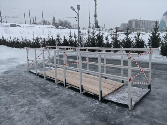 В Барнауле заканчивают строительство Крещенского городка. Фото