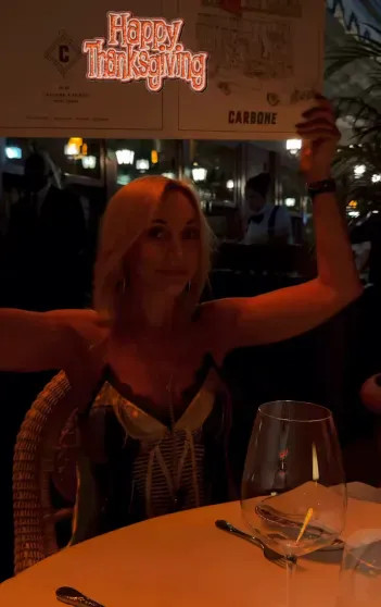 Как Дженнифер Лопес, Кристина Орбакайте, Илон Маск, Селена Гомес и Надежда Оболенцева отметили День Благодарения