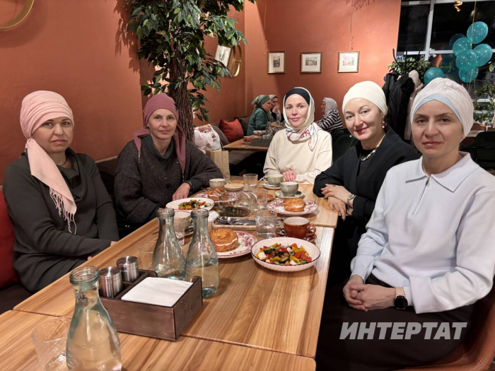 «Рәхәтләнеп бергә авыз ачтык»: Казанның 10 туклану ноктасында хәйрия ифтары узды