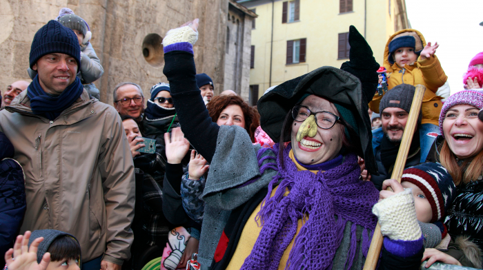 Кто такая Снегурочка и где она живет