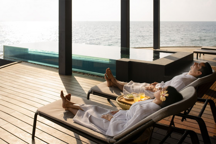 OUTRIGGER Maldives Maafushivaru приглашает на новогодние праздники