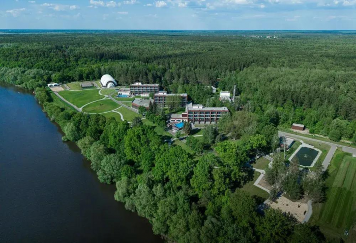 Куда поехать на майские праздники в Подмосковье: 7 проверенных парк-отелей с бассейнами