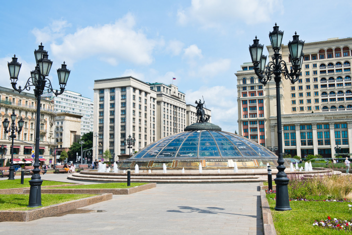 «Патриарх», «Дом-Яйцо», «Наутилус» и памятник Петру Первому — Елизавета Лихачева о «капиталистическом романтизме» Юрия Лужкова