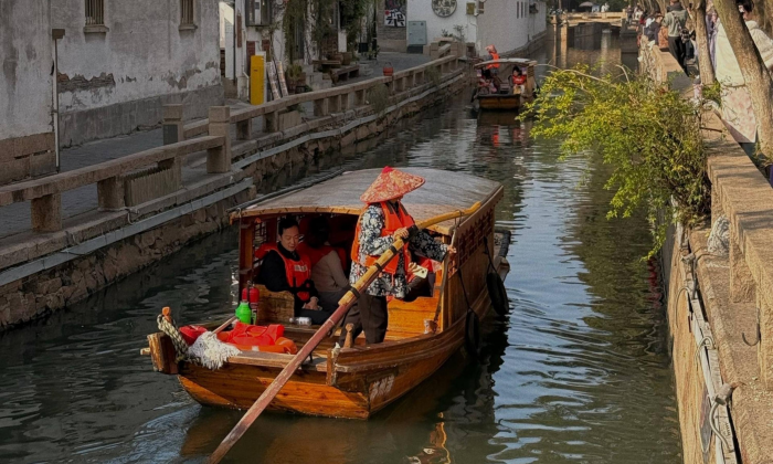 Музыкант из Архангельска Денис Стельмах поделился впечатлениями от поездки в Китай
