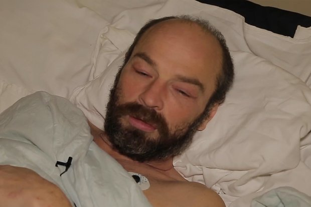 «Моих родных забрало море» Россиянин чудом выжил после 67 дней морского дрейфа на лодке. За что его хотят посадить на три года?