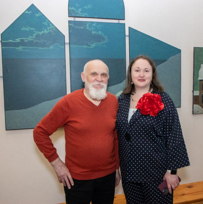 В Краснодаре в галерее «Сантал» открылась необычная выставка: посвящение другу и меценату