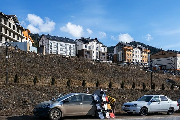 Отдых на горнолыжном курорте «Архыз» в Карачаево-Черкесии: цены в сезоне 2025-2026, трассы, как добраться
