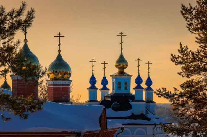 Тульский фотограф показал зимнюю красоту Макарьевского Жабынского монастыря