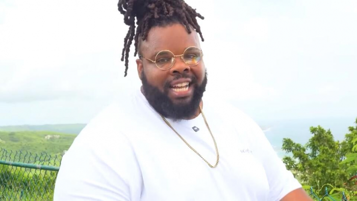 Туристы-гиганты против планеты: как толстые люди разоряют авиакомпании