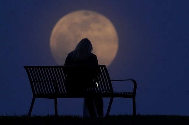 Суперлуние 5 ноября 2025 года: когда и как смотреть на луну Охотника