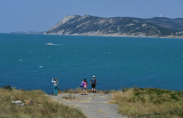 Куда поехать на море с детьми в 2026 году: 11 направлений и курортов для недорогого отдыха