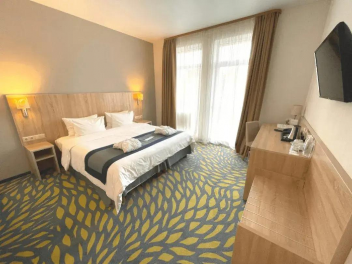 Куда поехать на майские праздники в Подмосковье: 7 проверенных парк-отелей с бассейнами