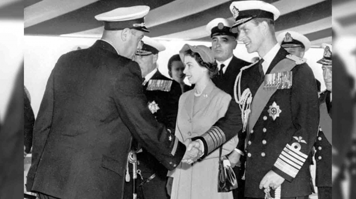 ​​Скульптуры Манизера: как народ превратил овчарку в добермана и где воевала молодежь, которая позировала мастеру