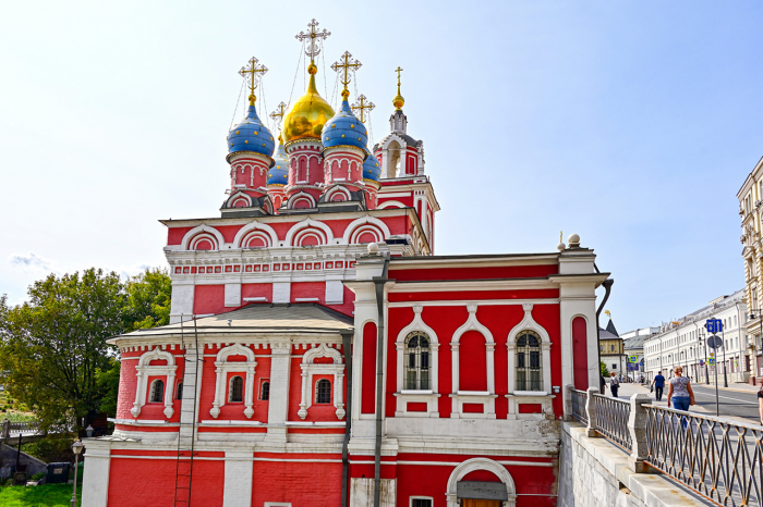 Москва в движении: прогулки по улицам разных эпох