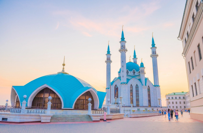 Куда поехать на майские праздники 2026: короткие маршруты по России и ближнему зарубежью