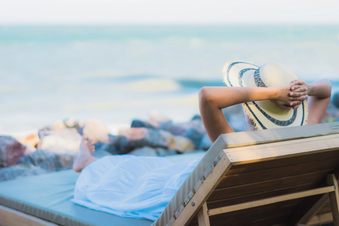 Перебои со светом, водой и бензином: как коллапс в Крыму влияет на туристический сезон