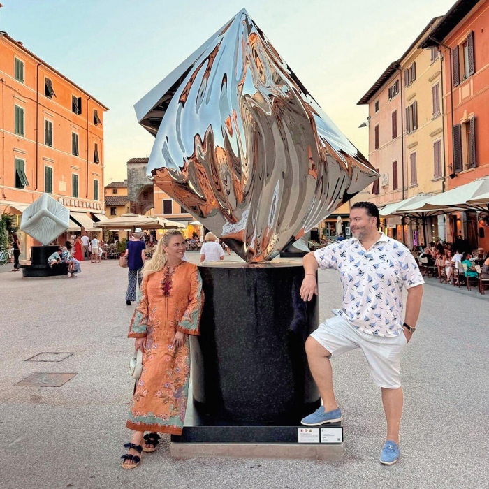 Игорь Николаев устроил жене сюрприз в Китае